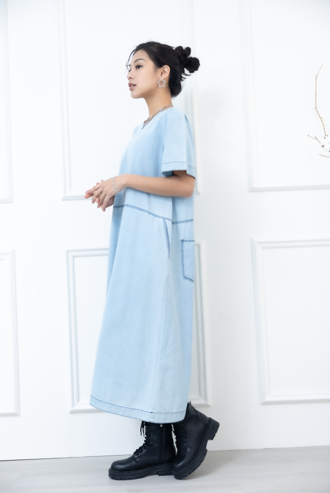 원피스 素面雙口袋A字牛仔短袖洋裝 / 淺藍色