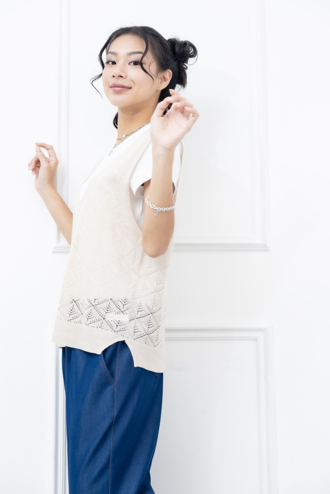 조끼 菱格洞洞寬版背心 / 米白色