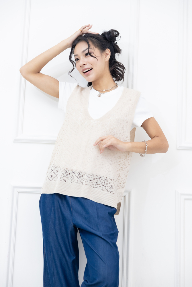 조끼 菱格洞洞寬版背心 / 米白色