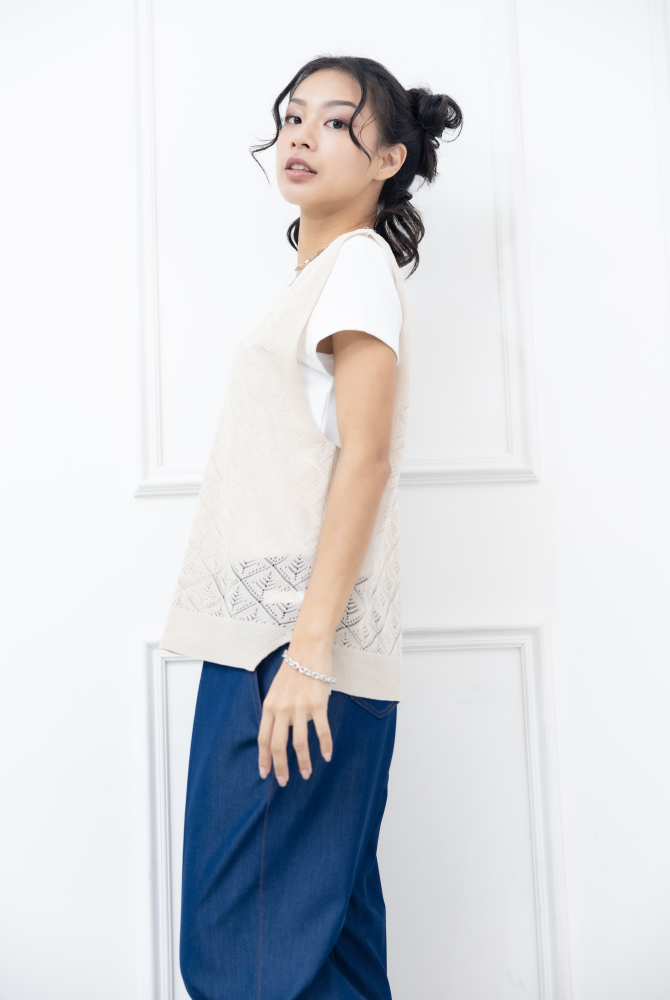 조끼 菱格洞洞寬版背心 / 米白色