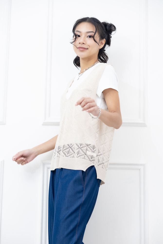 조끼 菱格洞洞寬版背心 / 米白色