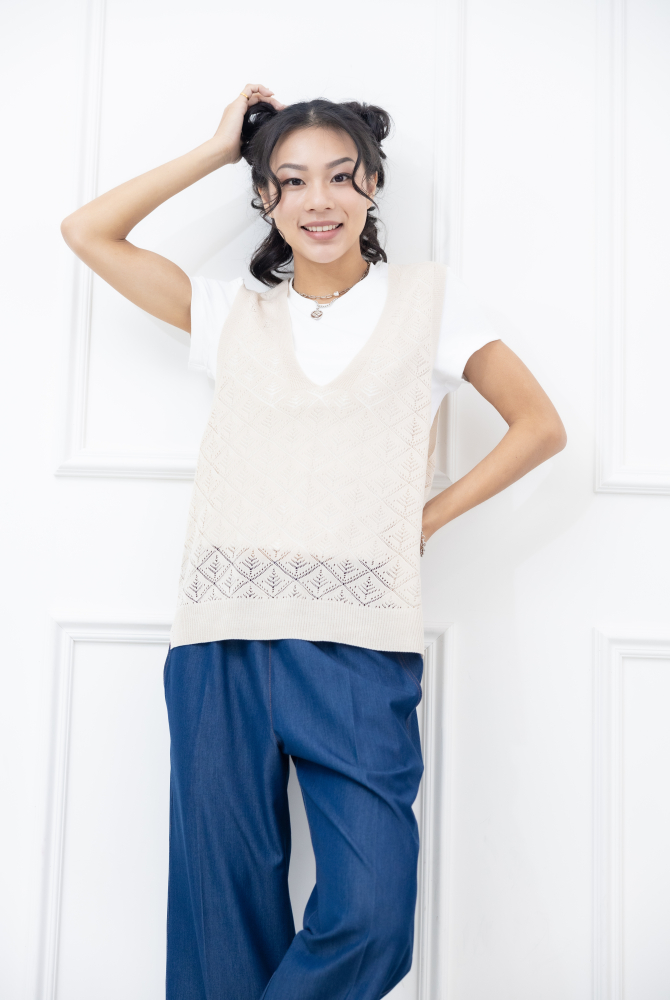 조끼 菱格洞洞寬版背心 / 米白色