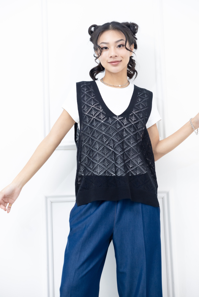 조끼 菱格洞洞寬版背心 / 黑色