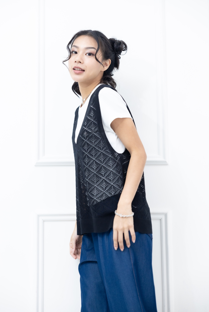 조끼 菱格洞洞寬版背心 / 黑色