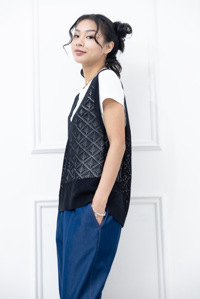 조끼 菱格洞洞寬版背心 / 黑色