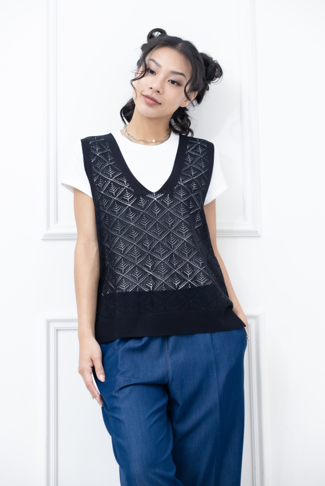 조끼 菱格洞洞寬版背心 / 黑色