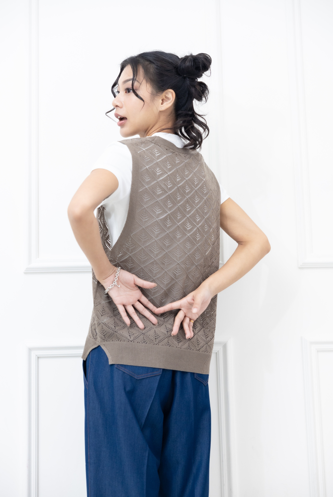 조끼 菱格洞洞寬版背心 / 可可色