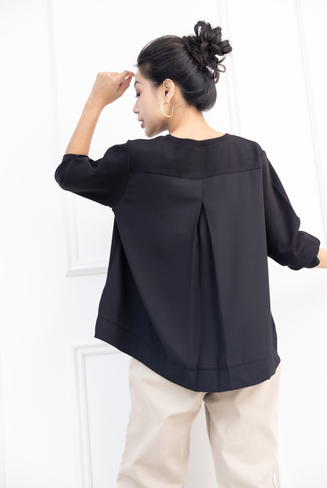긴팔 圓框ANOT珍珠異材質拼接上衣 / 黑色