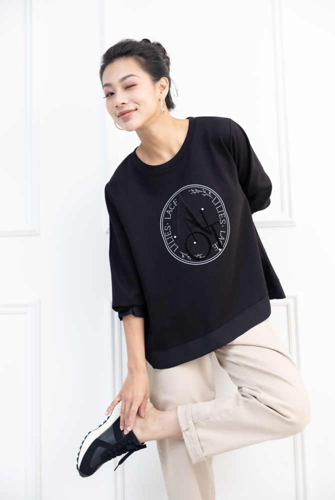 긴팔 圓框ANOT珍珠異材質拼接上衣 / 黑色