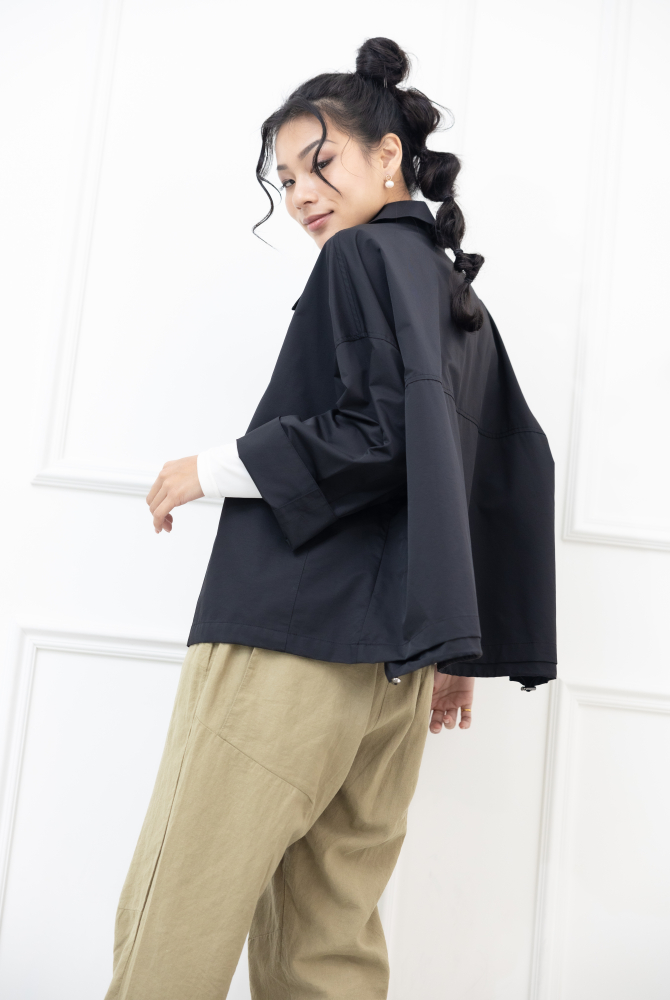 코트 雙口袋鈕扣短版外套 / 黑色