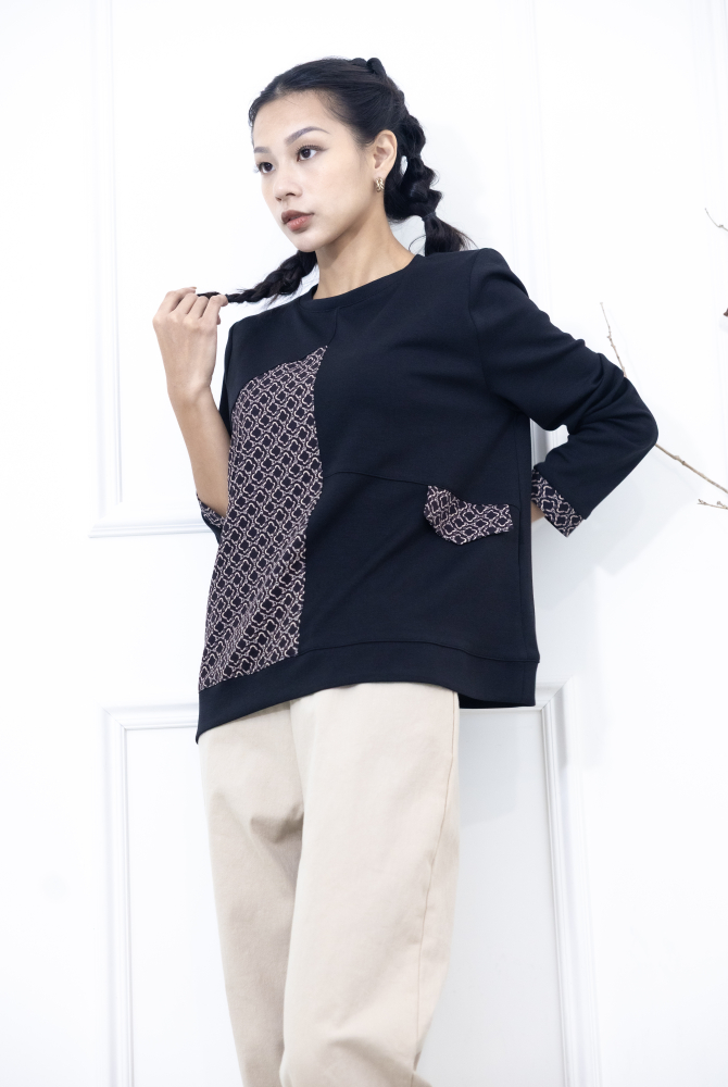 긴팔 繩鍊印花裝飾翻蓋長袖上衣 / 黑色