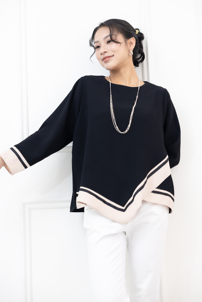 긴팔 胸針U型領不對稱下擺緞帶長袖上衣 / 黑色拼卡其色