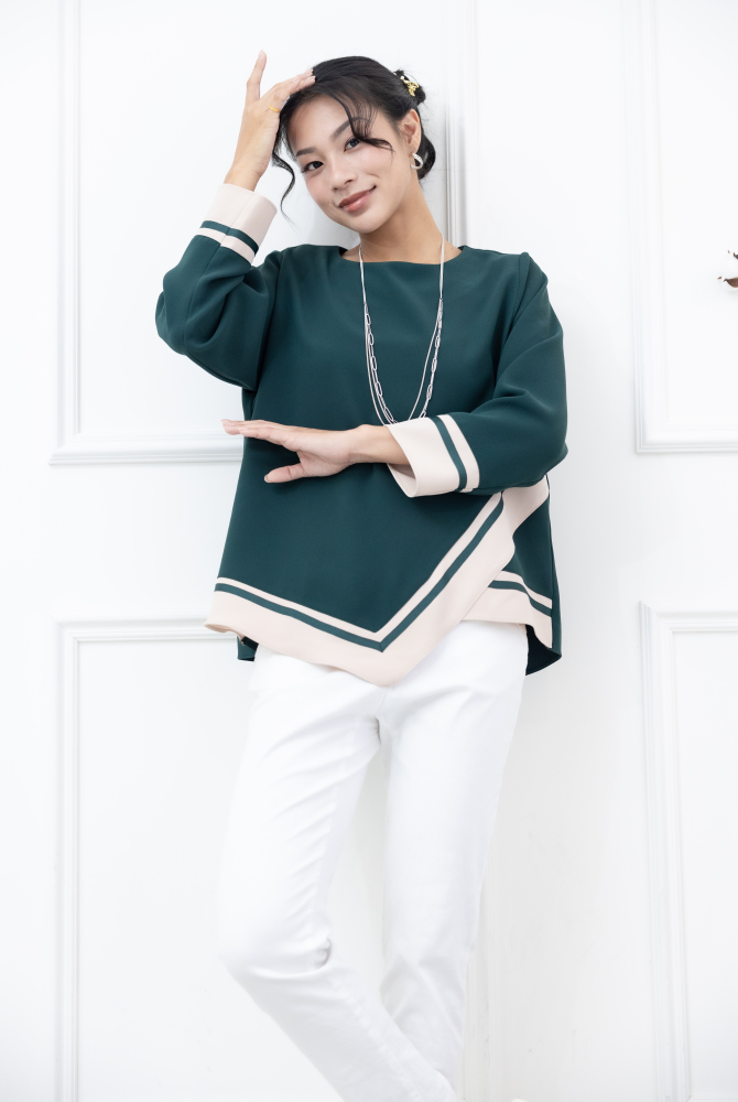 긴팔 胸針U型領不對稱下擺緞帶長袖上衣 / 綠色拼卡其色