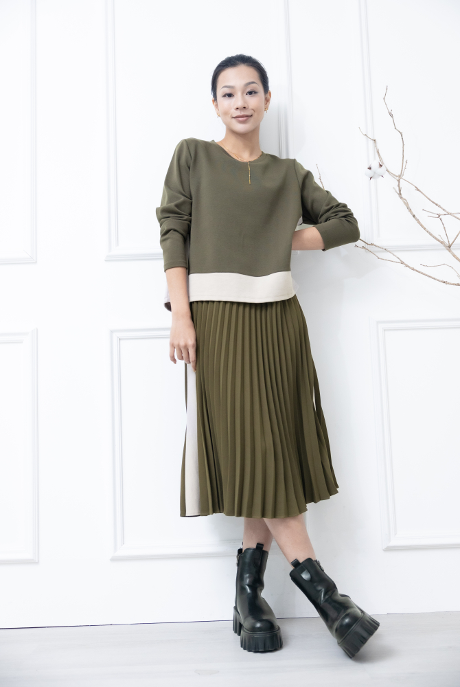 원피스 腰部兩側.百褶裙奶茶色線條假兩件式長袖洋裝 / 軍綠色