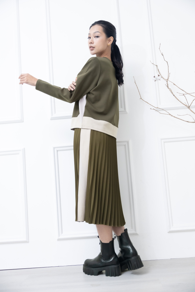 원피스 腰部兩側.百褶裙奶茶色線條假兩件式長袖洋裝 / 軍綠色