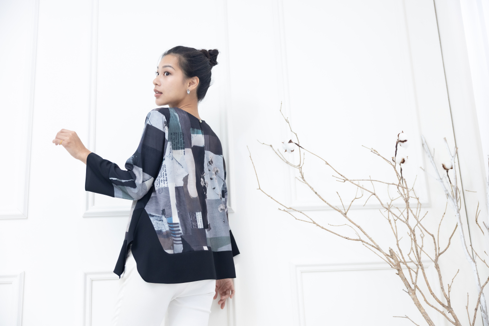 긴팔 手帳素材袖口.下擺拼黑色長袖上衣 / 黑色