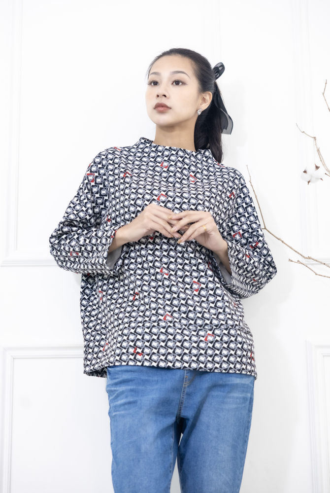 긴팔 重複性幾何圖案長袖上衣 / 黑色