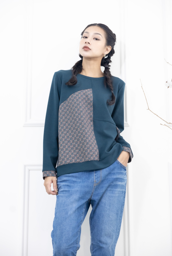 긴팔 繩鍊印花裝飾翻蓋長袖上衣 / 湖水綠色