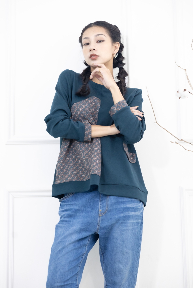 긴팔 繩鍊印花裝飾翻蓋長袖上衣 / 湖水綠色