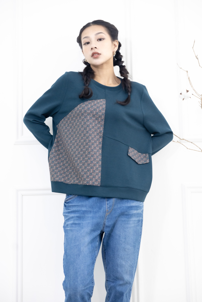 긴팔 繩鍊印花裝飾翻蓋長袖上衣 / 湖水綠色