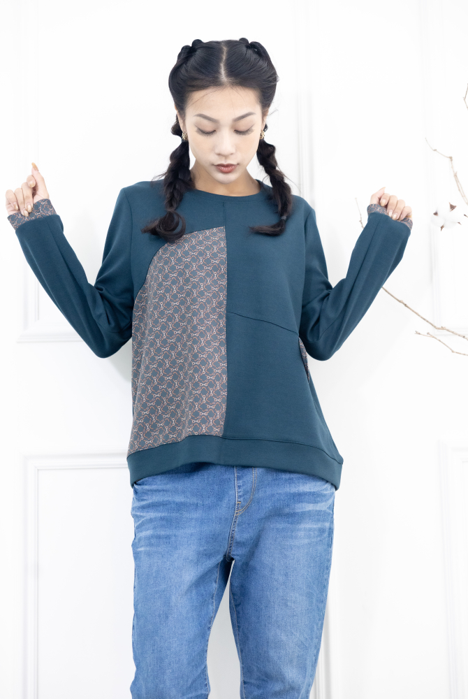 긴팔 繩鍊印花裝飾翻蓋長袖上衣 / 湖水綠色