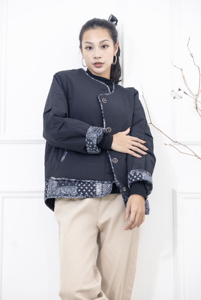 코트 下擺.袖子拼接變形蟲花紋防風鋪棉外套 / 黑色