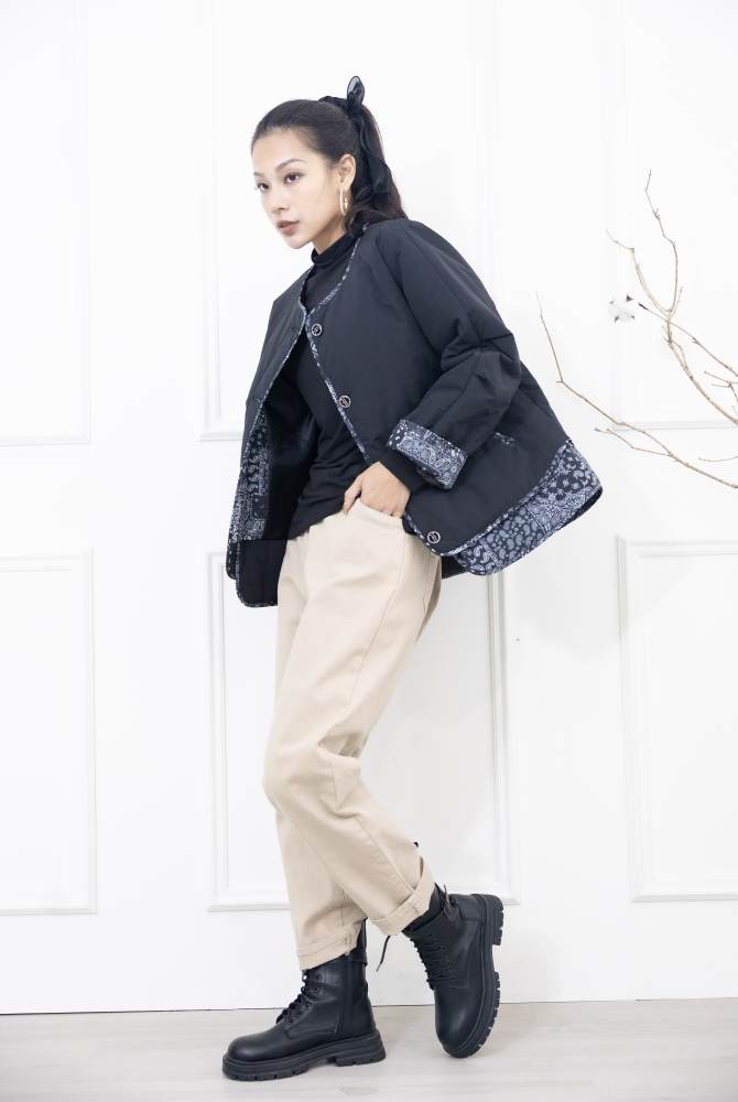 코트 下擺.袖子拼接變形蟲花紋防風鋪棉外套 / 黑色