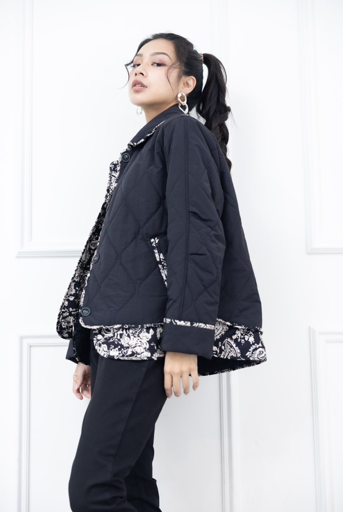 코트 襯衫領下擺.袖口白色線條圖案絎縫鋪棉外套 / 黑色