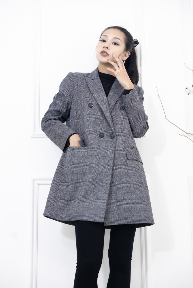 코트 四顆鈕扣兩側口袋西裝外套 / 深灰色