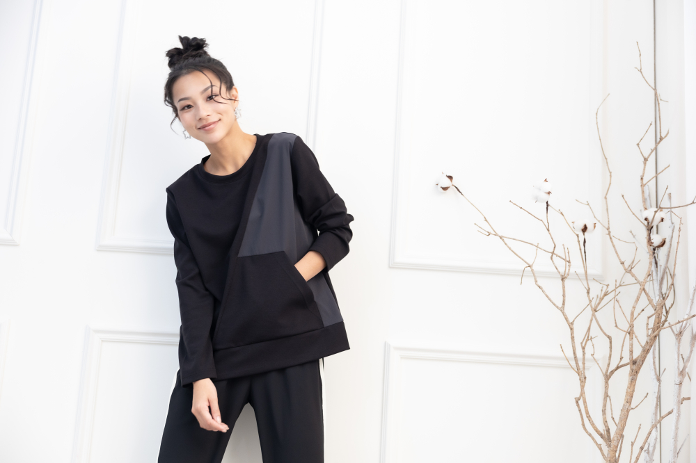 긴팔 異材質拼接下擺不規則剪裁長袖上衣 / 黑色