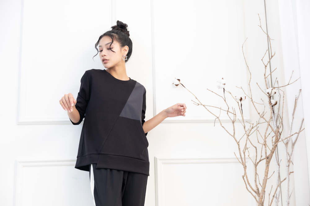 긴팔 異材質拼接下擺不規則剪裁長袖上衣 / 黑色