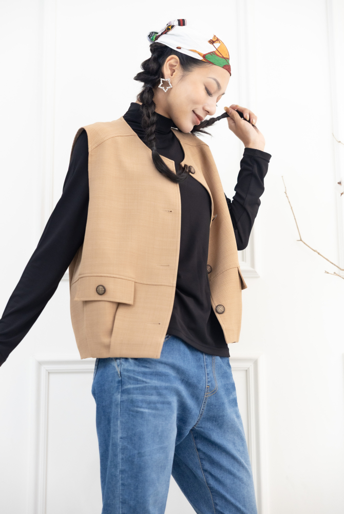 조끼 假口袋下擺皺褶背心 / 卡其色