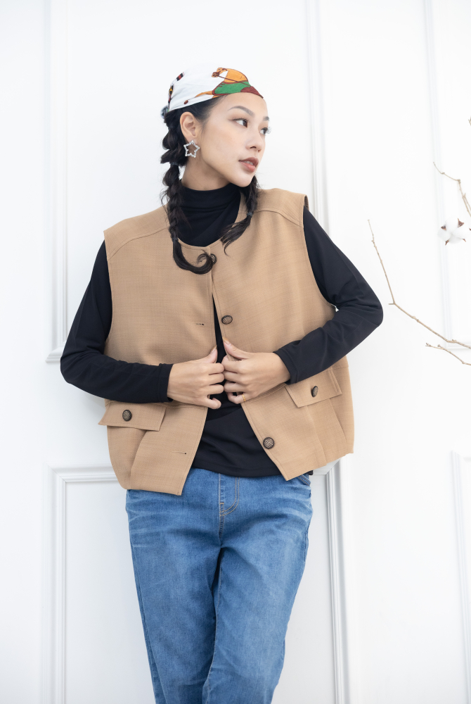 조끼 假口袋下擺皺褶背心 / 卡其色