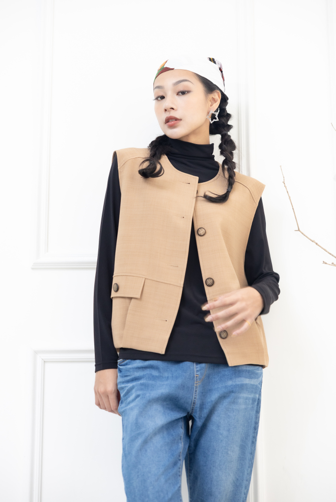 조끼 假口袋下擺皺褶背心 / 卡其色