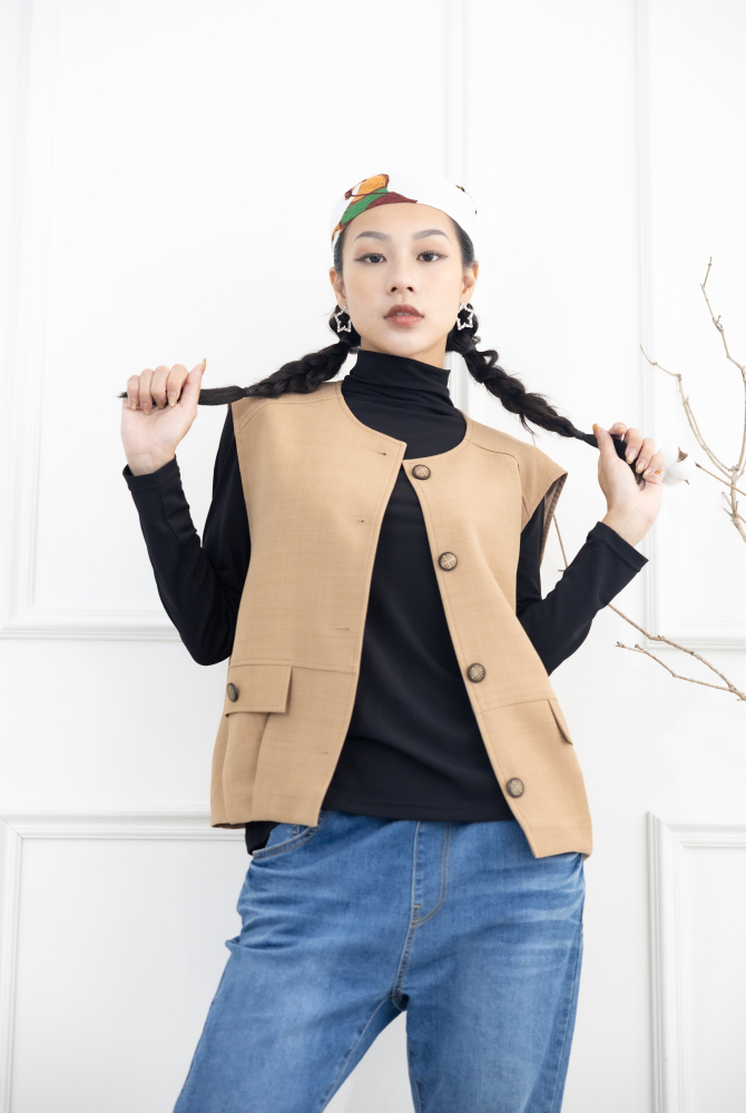 조끼 假口袋下擺皺褶背心 / 卡其色