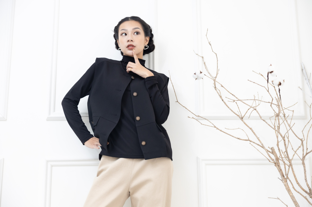 조끼 假口袋下擺皺褶背心 / 黑色