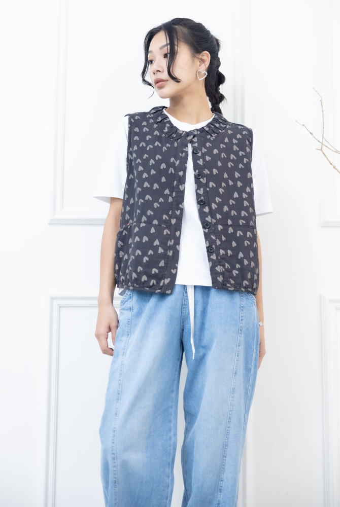 조끼  領口皺褶滿版愛心背心 / 黑灰色