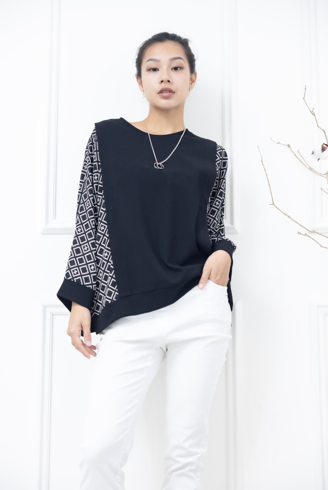 긴팔 雪紡素面拼接方格七分袖上衣 / 黑色