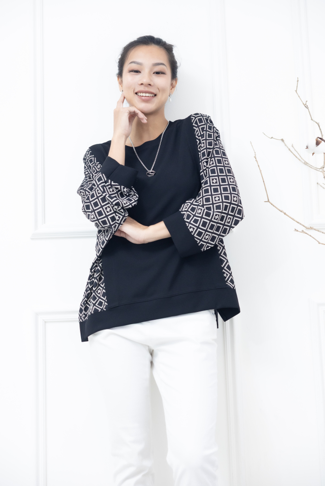 긴팔 雪紡素面拼接方格七分袖上衣 / 黑色