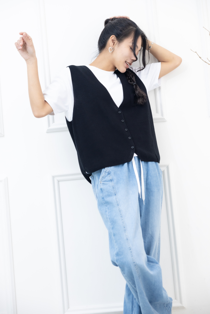 조끼 小口袋全開襟針織背心 / 黑色