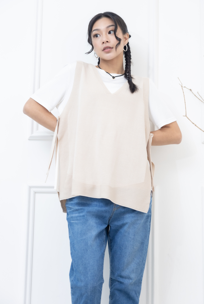 조끼 v領兩側綁帶針織背心 / 米色