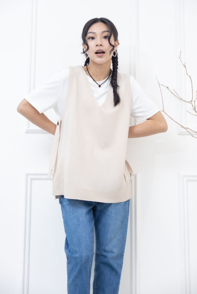 조끼 v領兩側綁帶針織背心 / 米色