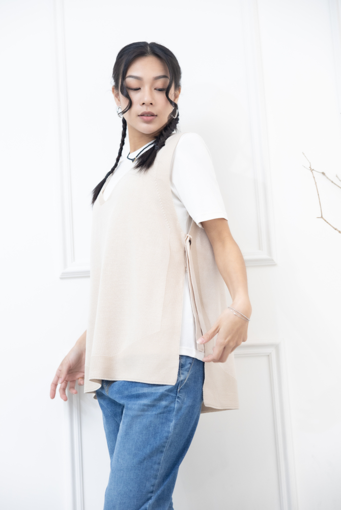조끼 v領兩側綁帶針織背心 / 米色