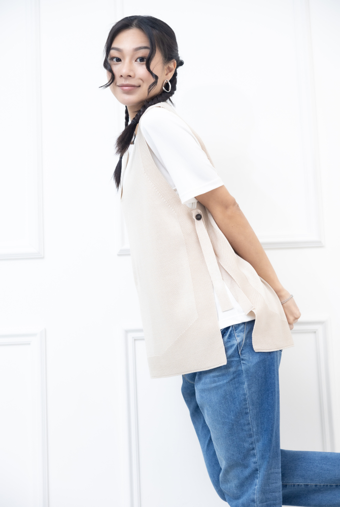 조끼 v領兩側綁帶針織背心 / 米色