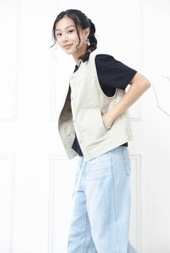 조끼 金屬釘扣長方口袋背心 / 卡其綠色