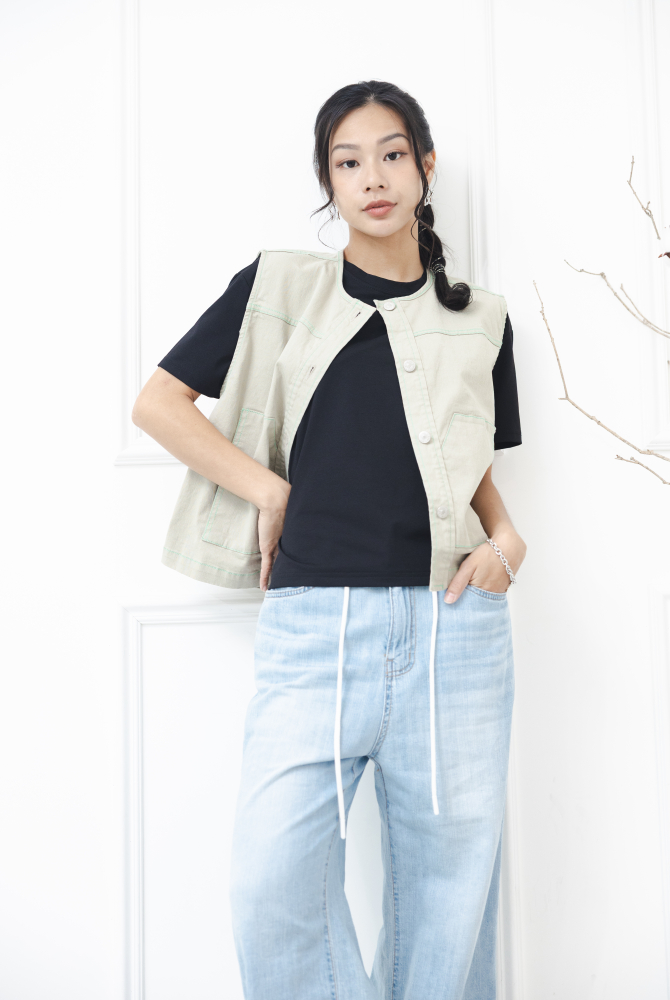 조끼 金屬釘扣長方口袋背心 / 卡其綠色