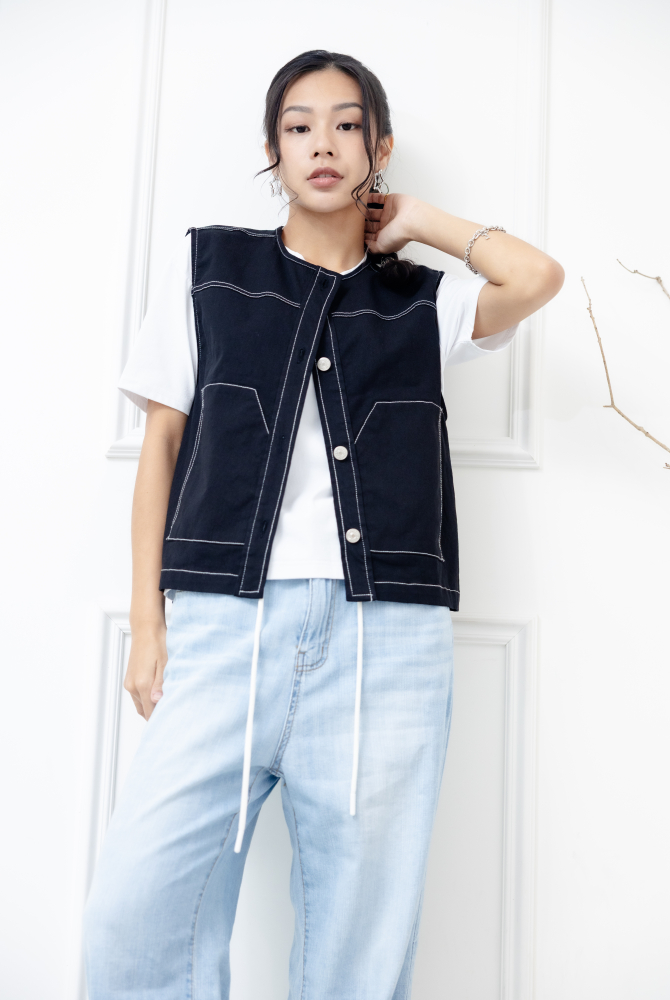 조끼 金屬釘扣長方口袋背心 / 黑色