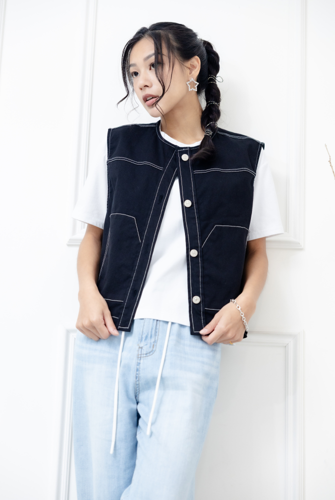 조끼 金屬釘扣長方口袋背心 / 黑色
