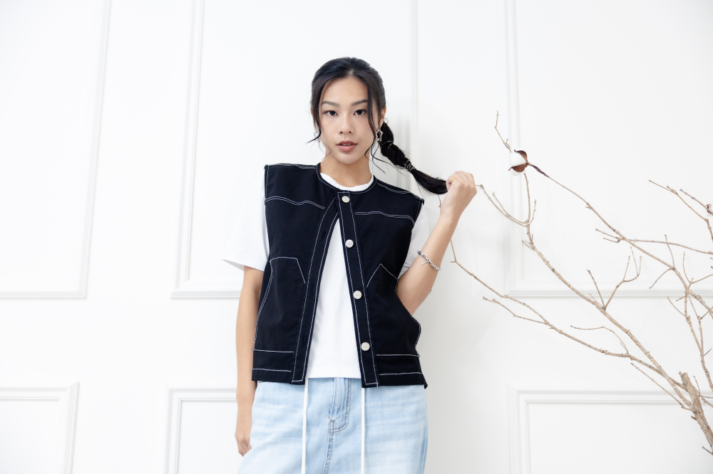 조끼 金屬釘扣長方口袋背心 / 黑色