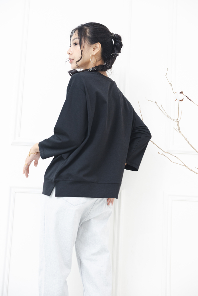 긴팔 素面拚布感七分袖上衣 / 黑色